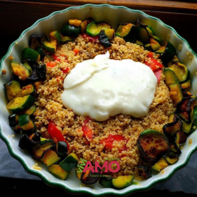 COUS COUS CON CARNE TRITA, VERDURE E STRACCHINO