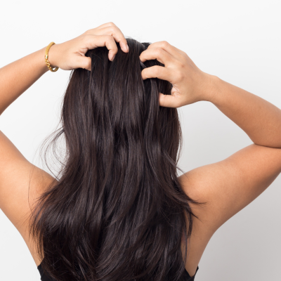 Guida pratica alla caduta dei capelli in autunno e primavera